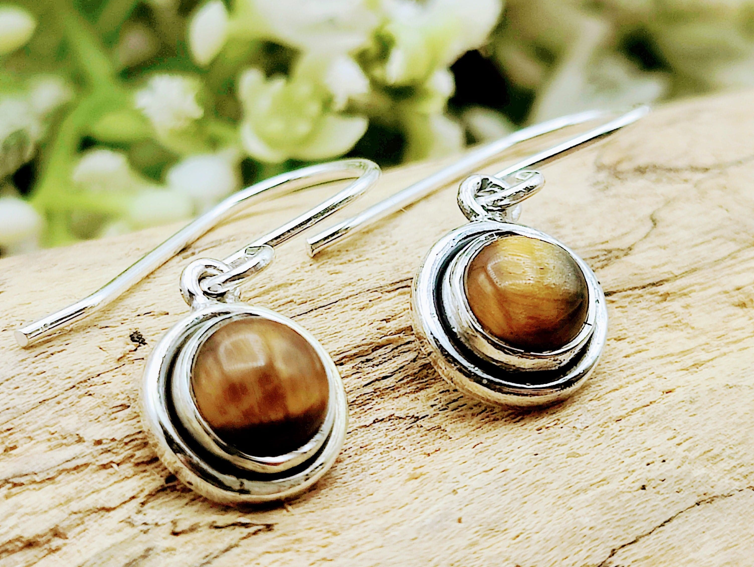 How to Wear Tiger Eye Stone Earrings with Style