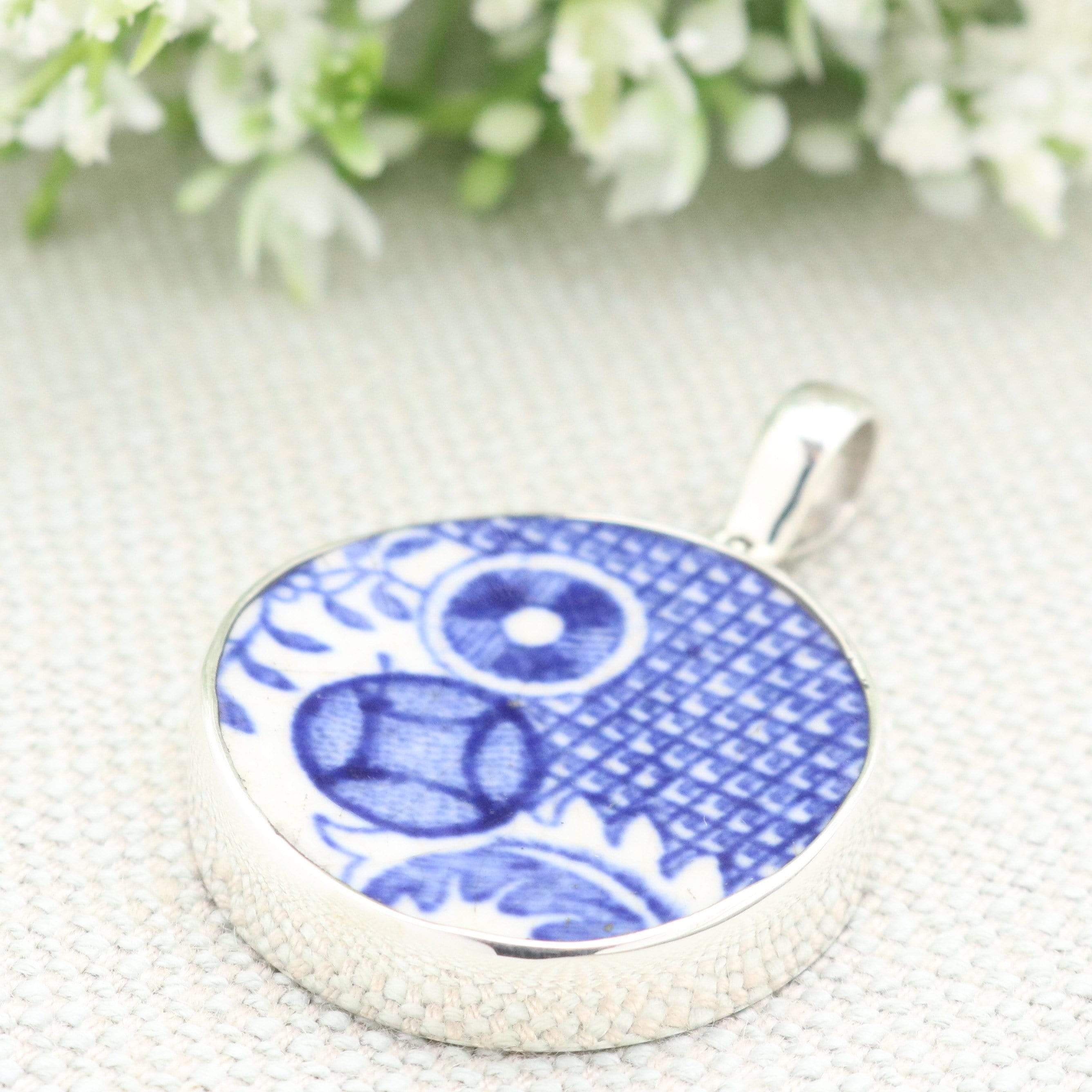 Hepburn and Hughes Minton Pottery Circular Pendant in Sterling Silver