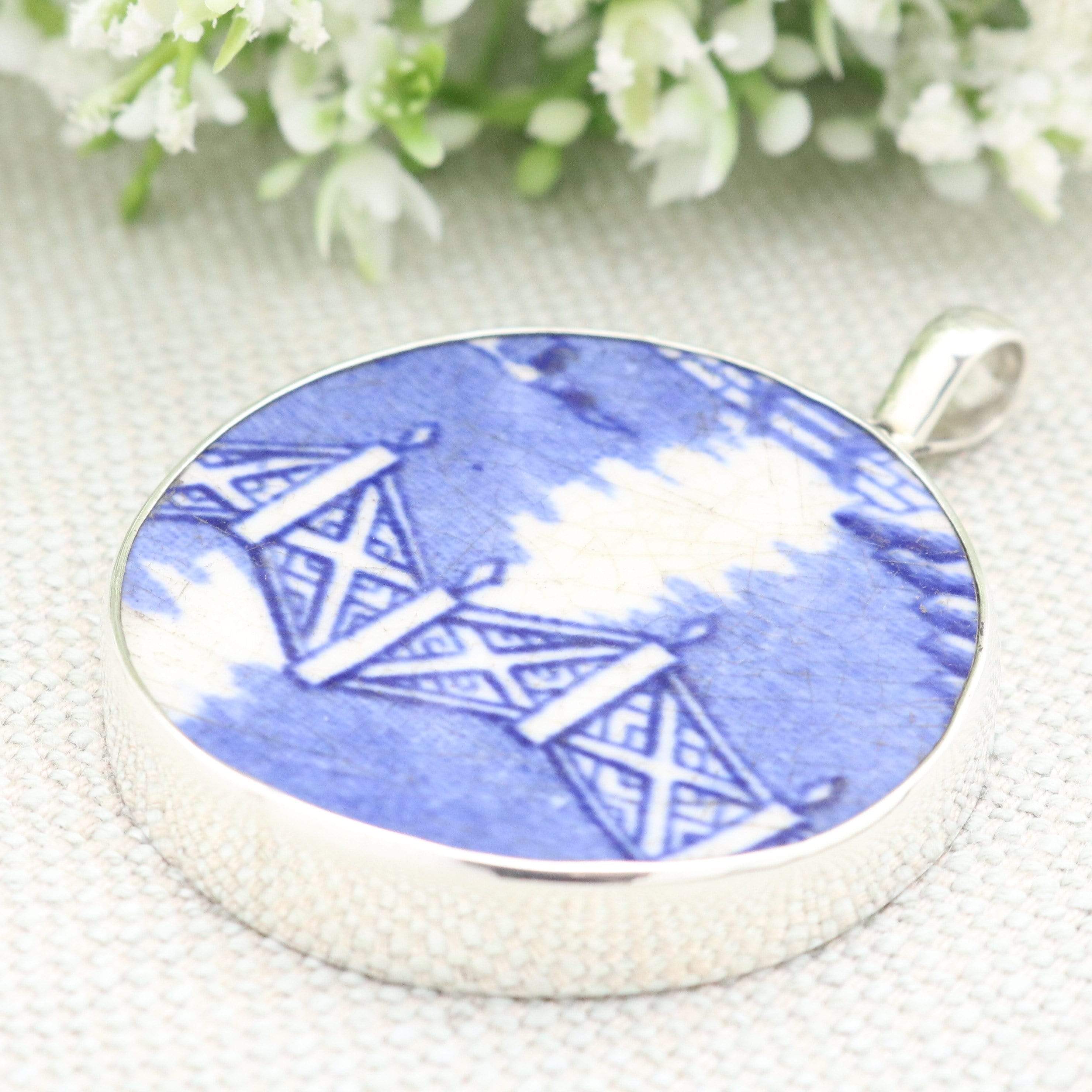 Hepburn and Hughes Minton Pottery Circular Pendant in Sterling Silver