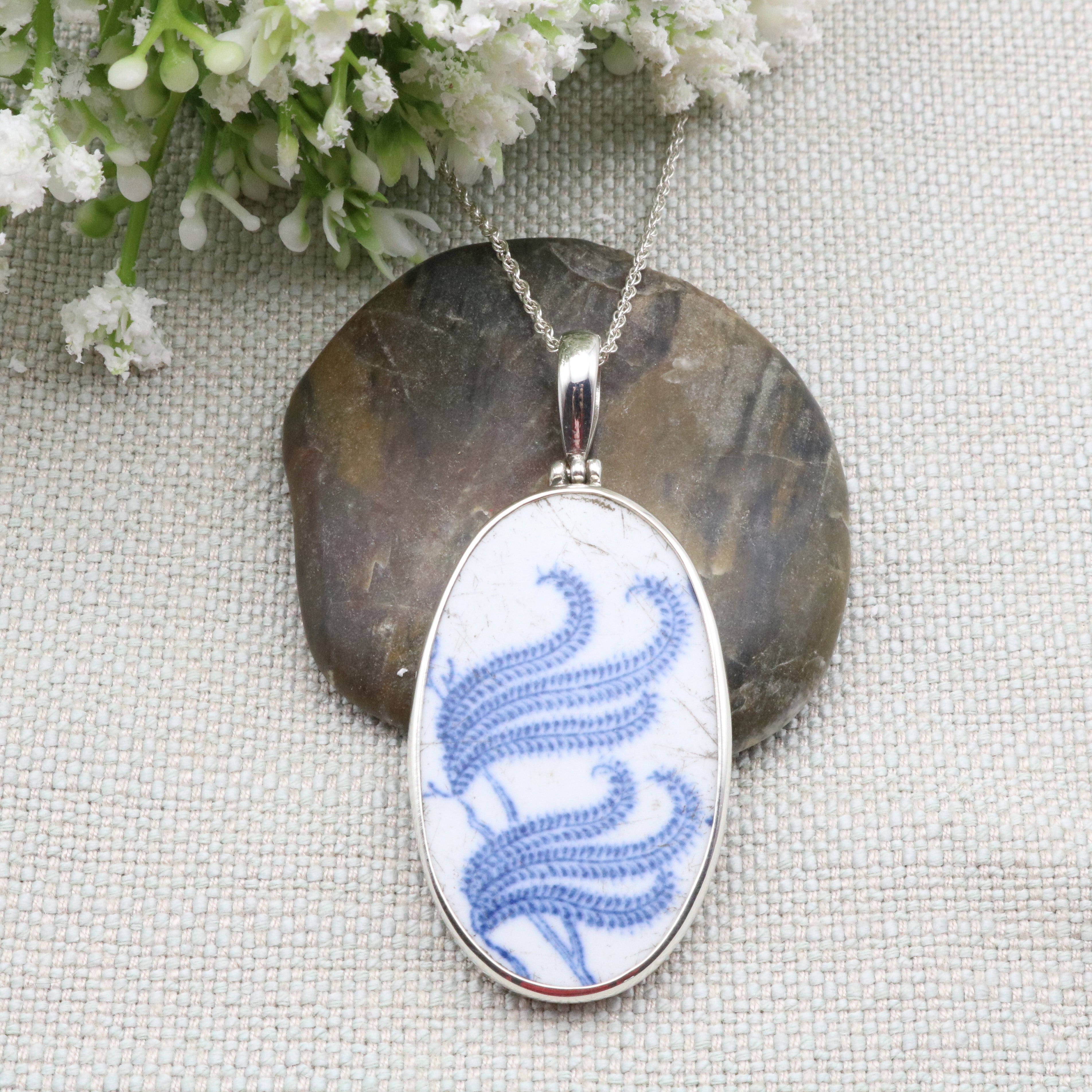 Minton willow pattern neck jewellery 