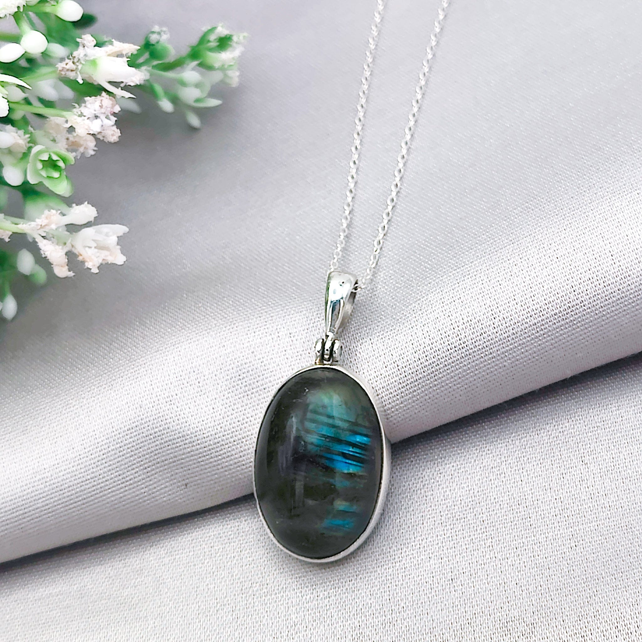 Sterling outlets Silver Labradorite Pendant