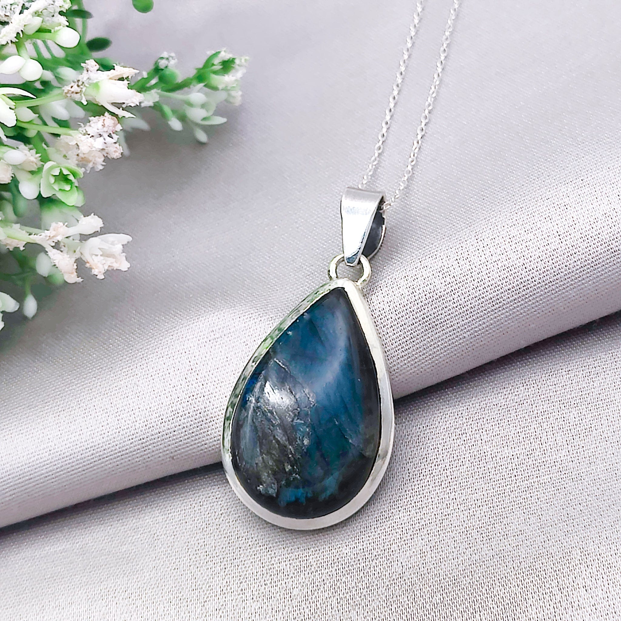 Sterling Silver Labradorite Teardrop Pendants Sterling Silver Labradorite Teardrop Pendants