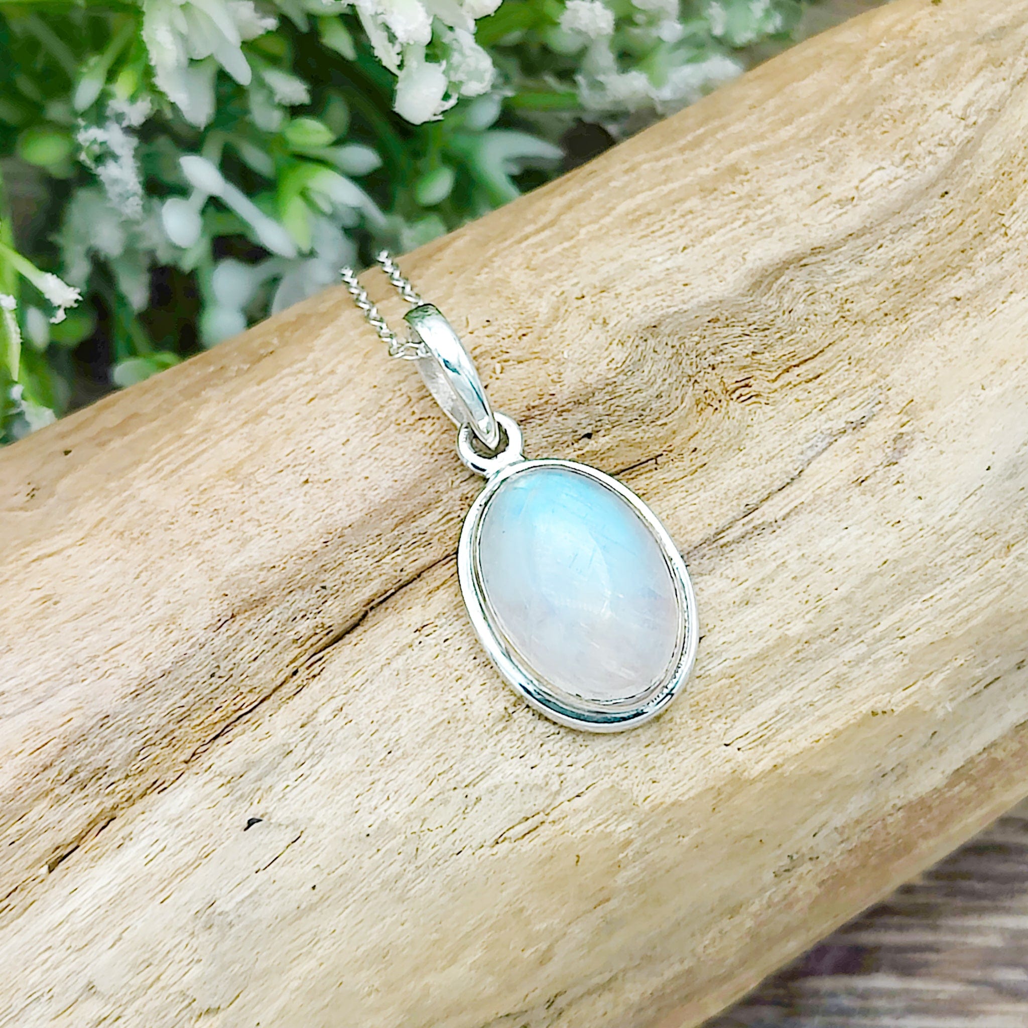 Sterling Silver Oval Rainbow Moonstone Pendant Sterling Silver Oval Rainbow Moonstone Pendant